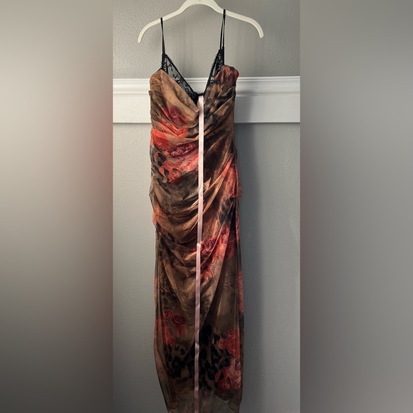 New House of cb Nalini Printed Maxi Dress Size Medium - Picture 4 of 13